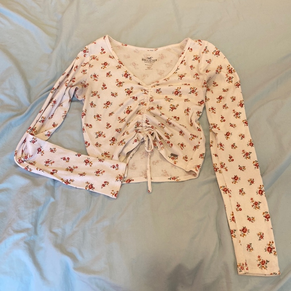 Hollister Floral Long Sleeve Baby Tee Size Small